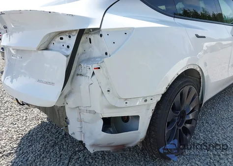 2022 Tesla Model Y Performance Dual Motor All-Wheel Drive z USA, uszkodzony, nr VIN 7SAYGDEF9NF400265